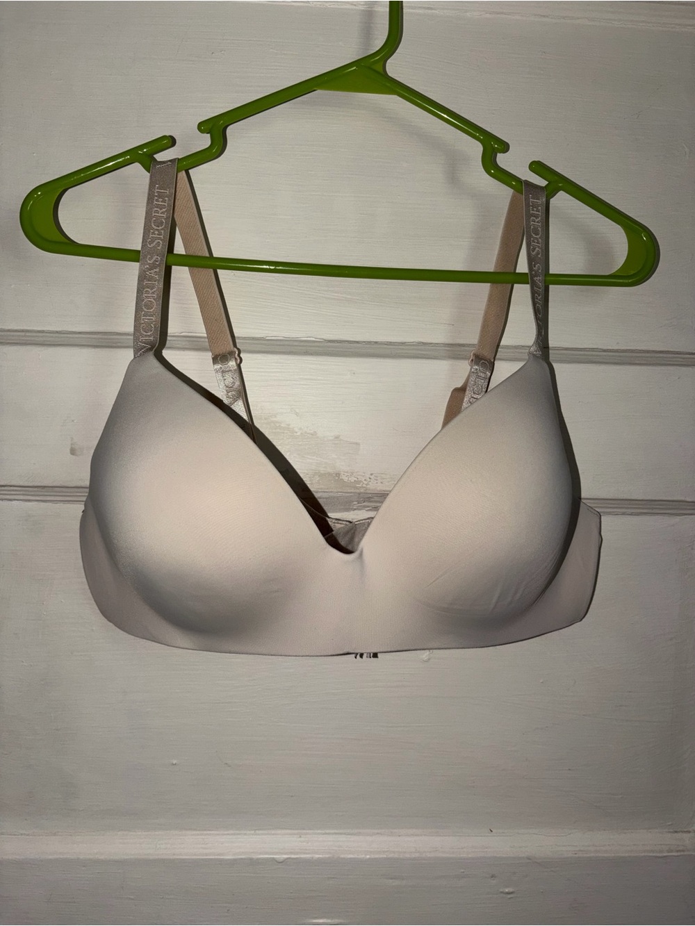 Victoria's Secret Nude Seamless T-Shirt Bra